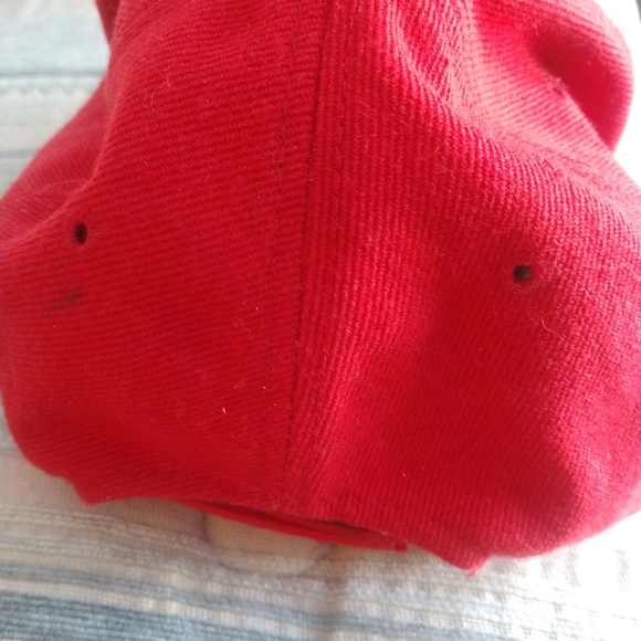Georgia Bulldogs hat with classic G. Baseball style. Best for smaller head. GUC - Picture 2 of 12